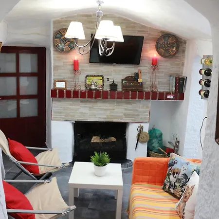 Cueva La Loli Holiday home Guadix
