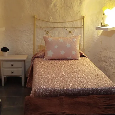 Cueva La Loli Holiday home *