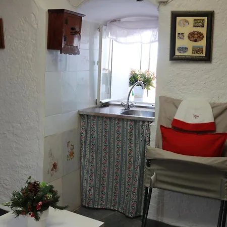 Cueva La Loli Holiday home *